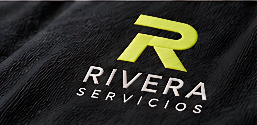 Logotipo de empresa en prenda laboral