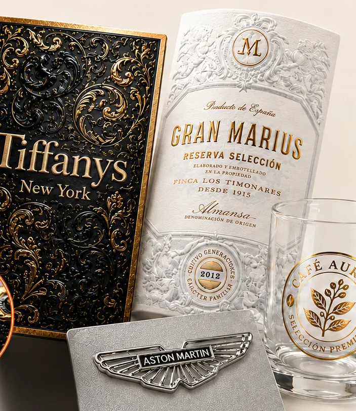 Etiquetas y packaging con acabados UV DTF Stamping dorados