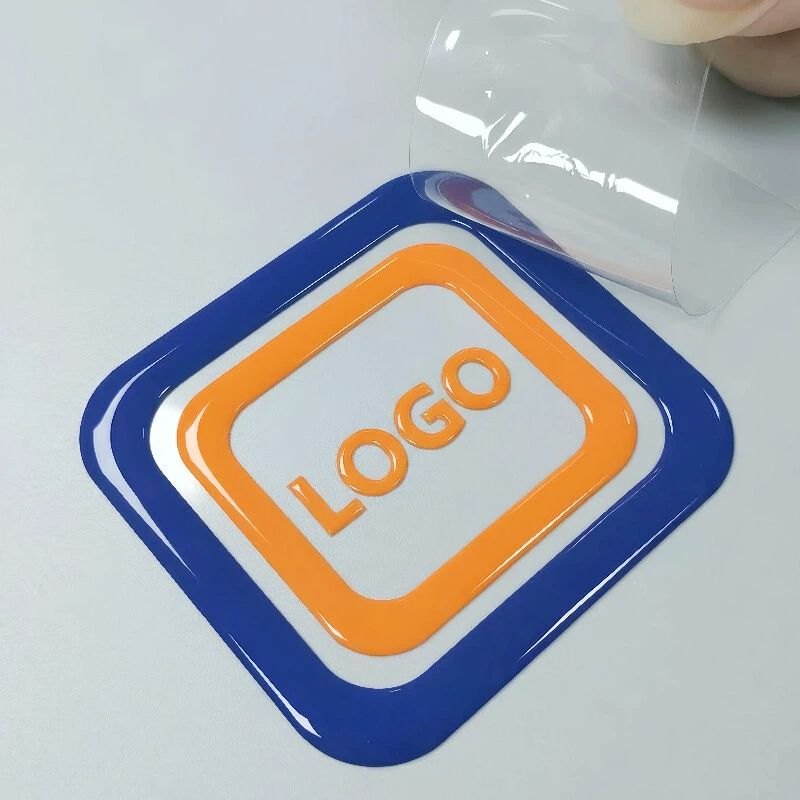 Logotipo UV DTF con relieve y brillo